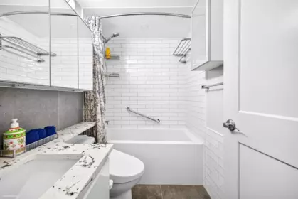 Mudroom Photo of 201 1272 Comox Street, Vancouver, BC