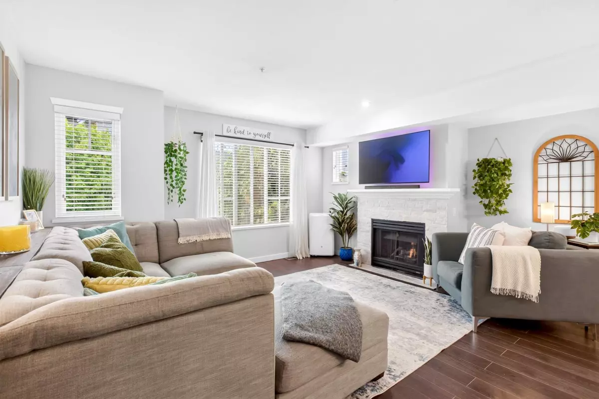 Living Room Photo of 61 20560 66 Avenue, Langley, BC