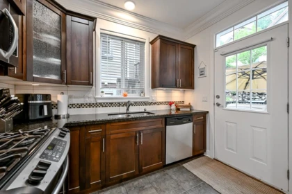 Kitchen Photo of 2 35626 Mckee Road, Abbotsford, BC