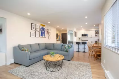 Breakfast Nook Photo of 202 1381 Martin Street, White Rock, BC