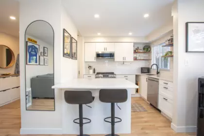 Kitchen Photo of 202 1381 Martin Street, White Rock, BC