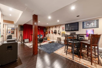 Hallway Photo of 1539 Bramble Lane, Coquitlam, BC
