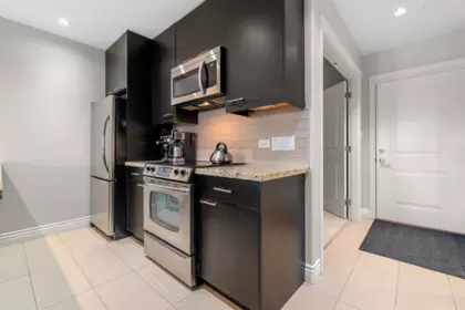 Kitchen Photo of 203 2970 King George Boulevard, Surrey, BC