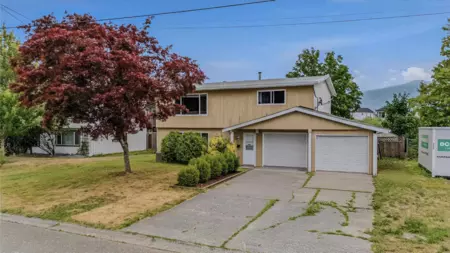 9324 James Street, Chilliwack, BC, Chilliwack — Single Family Residence for sale