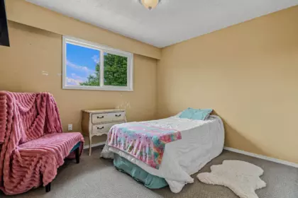 Walk-In Closet Photo of 9324 James Street, Chilliwack, BC