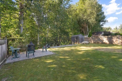 Swimming Pool Photo of 33577 12th Avenue, Mission, BC