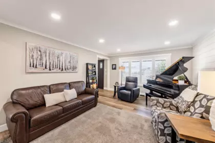 Hallway Photo of 45736 Higginson Road, Chilliwack, BC