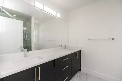 Powder Room Photo of 20547 74b Avenue, Langley, BC