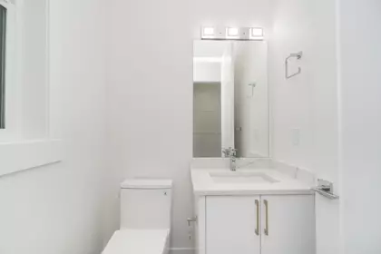 Primary Bathroom Photo of 20547 74b Avenue, Langley, BC
