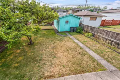 Laundry Room Photo of 3148 E 1st Avenue, Vancouver, BC