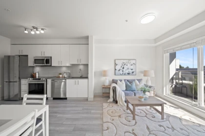 Kitchen Photo of 502 13978 Fraser Highway, Surrey, BC