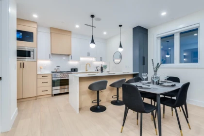 Kitchen Island Photo of 1 5461 Rhodes Street, Vancouver, BC