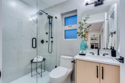 Powder Room Photo of 1 5461 Rhodes Street, Vancouver, BC