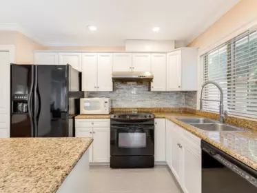 Kitchen Photo of 8 6449 Blackwood Lane, Chilliwack, BC