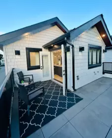 Entry Foyer Photo of 5447 Killarney Street, Vancouver, BC
