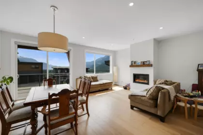 Breakfast Nook Photo of 41322 Horizon Drive, Squamish, BC