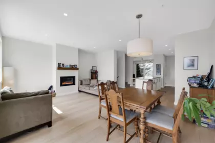 Kitchen Island Photo of 41322 Horizon Drive, Squamish, BC