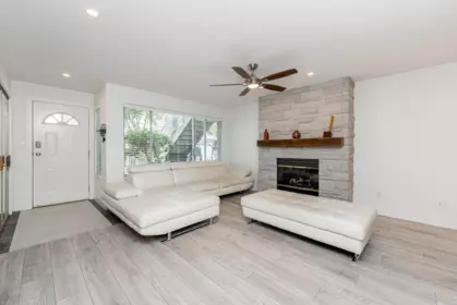 Dining Area Photo of 129 7837 120a Street, Surrey, BC