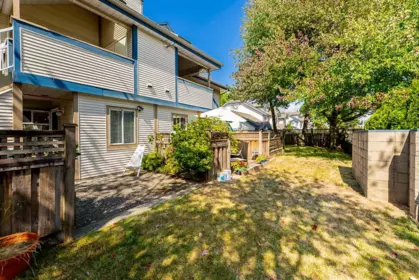 Front Yard Photo of 129 7837 120a Street, Surrey, BC