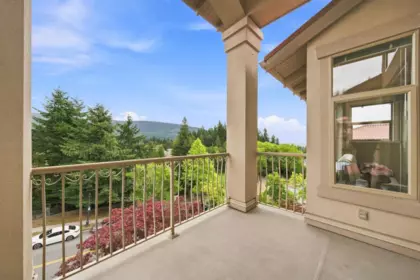 302 3176 Plateau Boulevard, Coquitlam, BC, Coquitlam — Apartment/Condo for sale