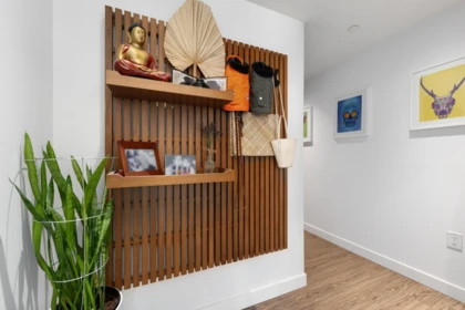 Entry Foyer Photo of 414 209 E 7th Avenue, Vancouver, BC