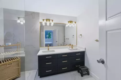 Guest Bathroom Photo of 2293 Merlot Boulevard, Abbotsford, BC