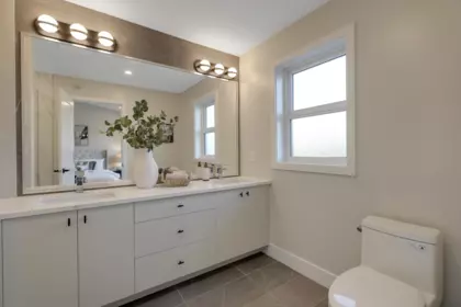 Hallway Photo of 7768 196 Street, Langley, BC