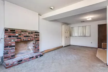 Walk-In Closet Photo of 1260 Victoria Drive, Port Coquitlam, BC
