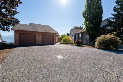 Fitness Center Photo Near 35950 Eaglecrest Place, Abbotsford, BC