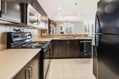 Kitchen Island Photo of 1006 295 Guildford Way, Port Moody, BC
