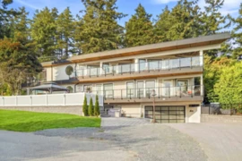 15472 Buena Vista Avenue, White Rock, BC