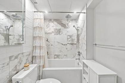 Powder Room Photo of 507 239 Keefer Street, Vancouver, BC