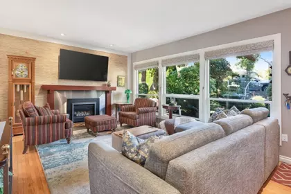 535 E Keith Road, North Vancouver, BC, North vancouver — Single Family Residence for sale
