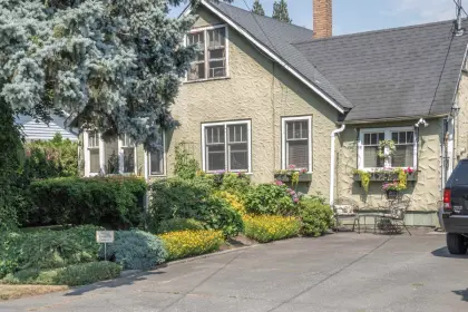 9790 Oak Street, Chilliwack, BC, Chilliwack — Single Family Residence for sale