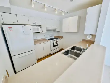 304 5855 Cowrie Street, Sechelt, BC, Sechelt — Apartment/Condo for sale