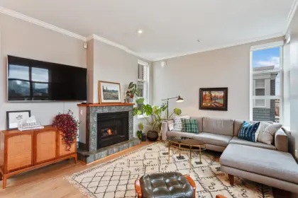 210 675 W 7th Avenue, Vancouver, BC, Vancouver — Townhouse for sale