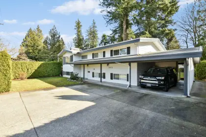2872 Old Clayburn Road, Abbotsford, BC, Abbotsford — Single Family Residence for sale