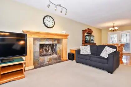 2872 Old Clayburn Road, Abbotsford, BC, Abbotsford — Single Family Residence for sale