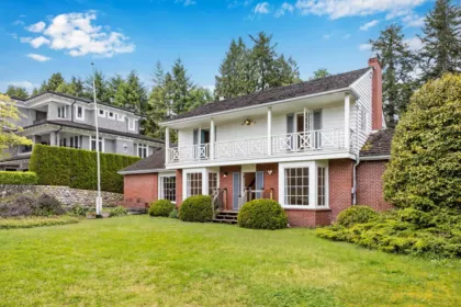 2050 Westdean Crescent, West Vancouver, BC, West vancouver — Single Family Residence for sale