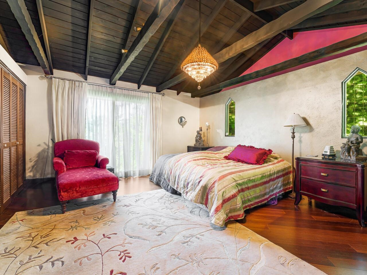 Bedroom 3 Photo of 35 Lions Bay Avenue, Lions Bay, BC