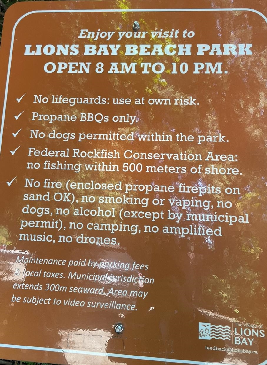 Front Yard Photo of 35 Lions Bay Avenue, Lions Bay, BC