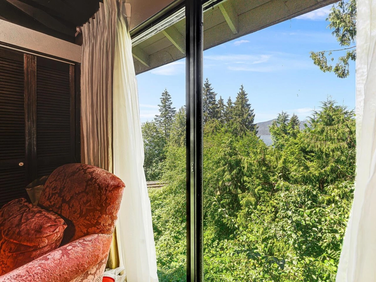 Office / Den Photo of 35 Lions Bay Avenue, Lions Bay, BC