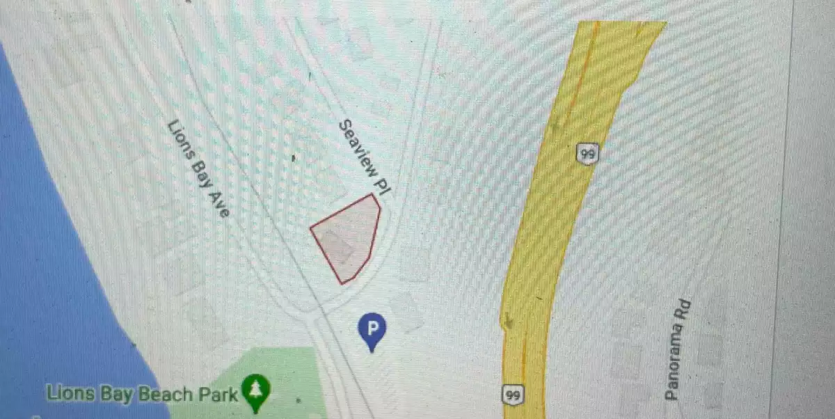 Outdoor Kitchen Photo of 35 Lions Bay Avenue, Lions Bay, BC