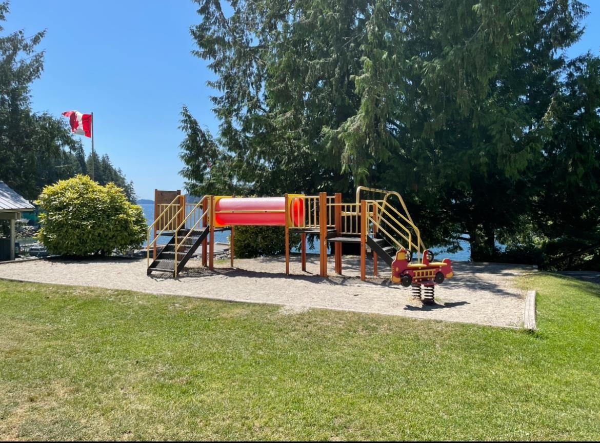 Outdoor Patio Photo of 35 Lions Bay Avenue, Lions Bay, BC