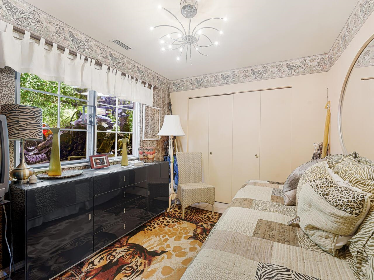 Pantry Photo of 35 Lions Bay Avenue, Lions Bay, BC