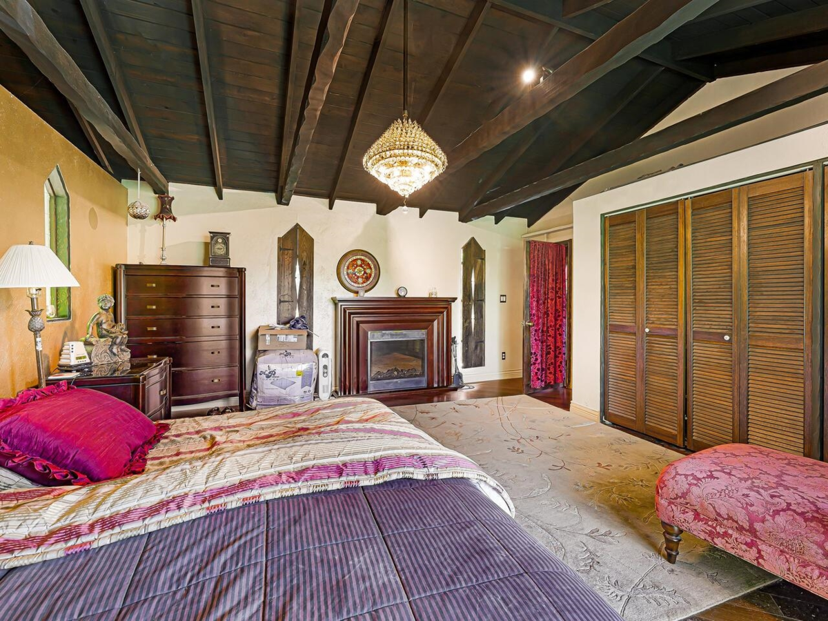 Powder Room Photo of 35 Lions Bay Avenue, Lions Bay, BC