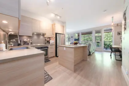 302 3606 Aldercrest Drive, North Vancouver, BC, North vancouver — Apartment/Condo for sale