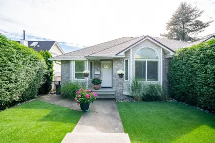 1010 Dansey Avenue, Coquitlam, BC, Coquitlam — Half Duplex for sale