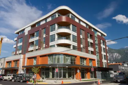 301 1365 Victoria Street, Squamish, BC, Squamish — Apartment/Condo for sale