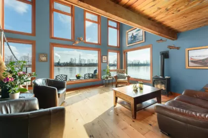 1 800 South Dyke Road, New Westminster, BC, New Westminster — Single Family Residence for sale